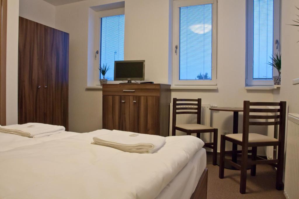 Linden Restaurant And Pension Brno Rum bild